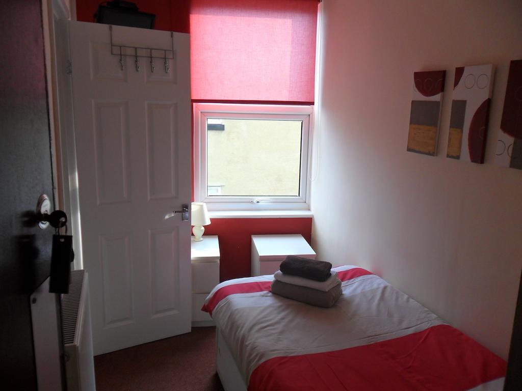 Oyo Main Top Hotel Widnes Room photo